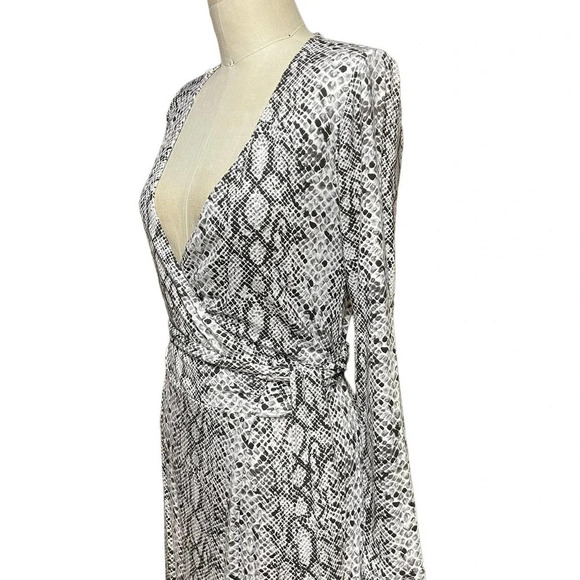 Good American The Runaround Wrap Dress Python Print‎ Size 2 / Medium - Picture 4 of 13